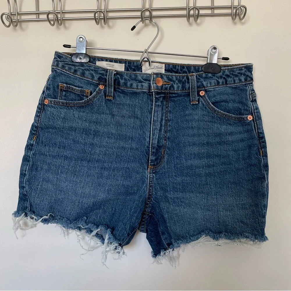 Universal Thread vintage midi cut off shorts size 10